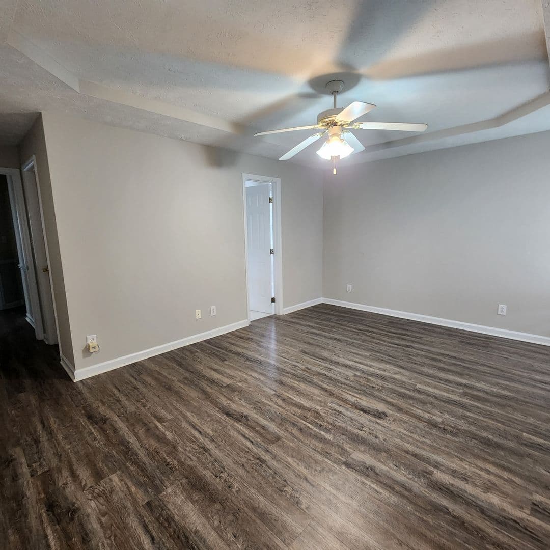 FAYETTEVILLE House: 1825 SWANN STREET