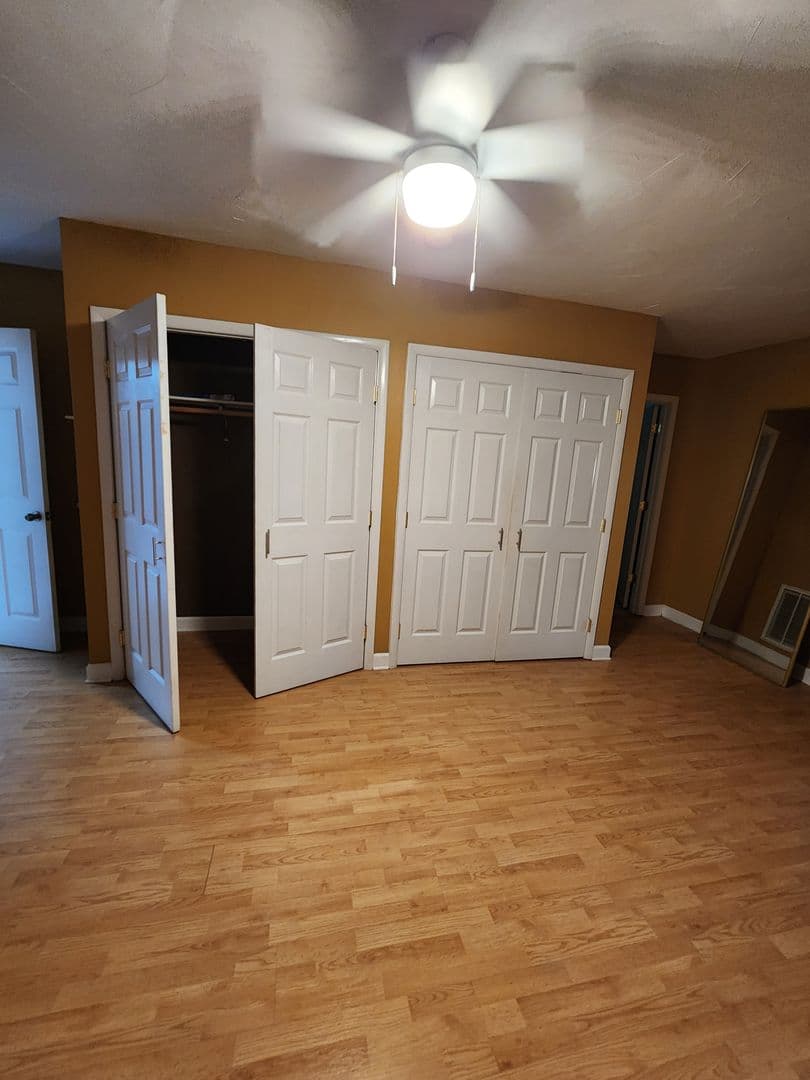 FAYETTEVILLE House: 406 PEARL STREET