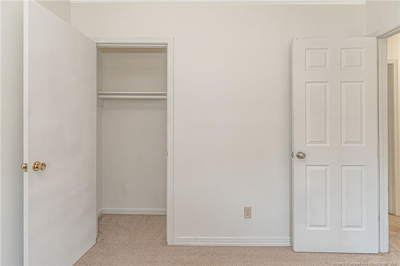 FAYETTEVILLE House: 1120 LESLIE DRIVE