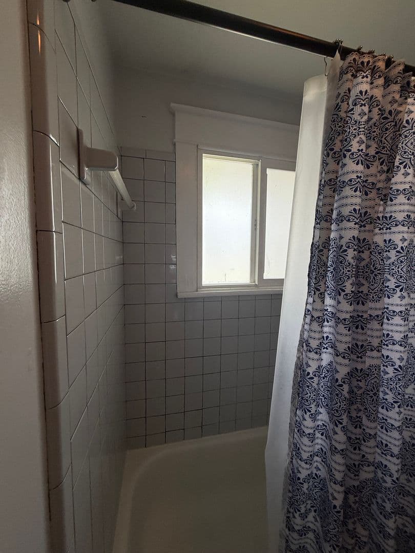 FAYETTEVILLE House: 406 PEARL STREET