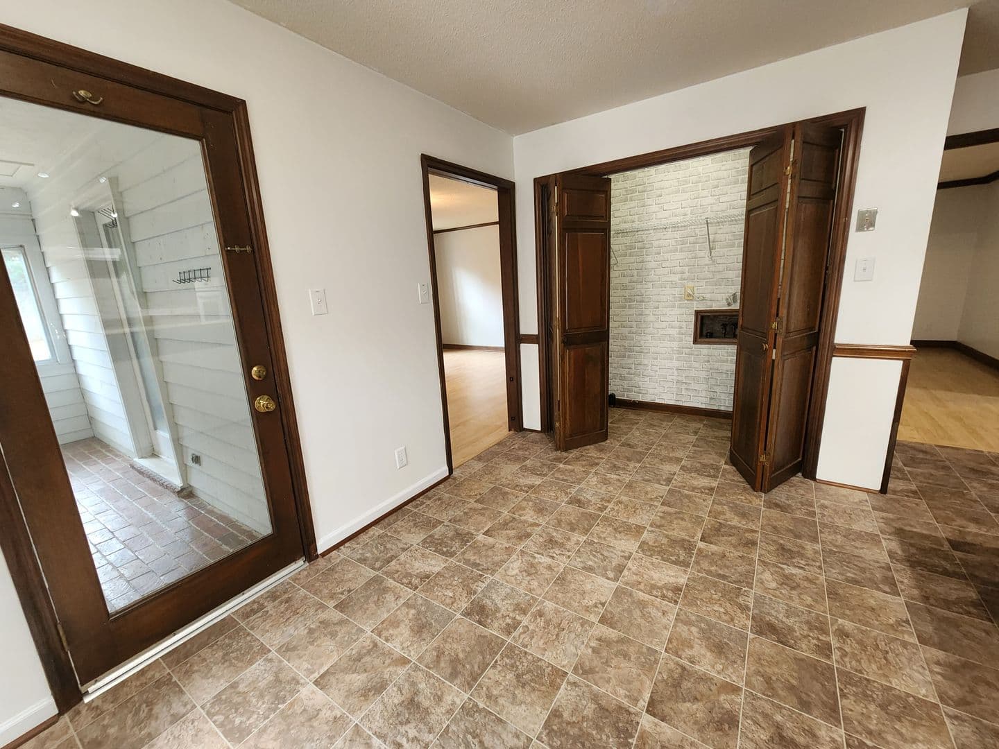 FAYETTEVILLE House: 6871 S STAFF ROAD