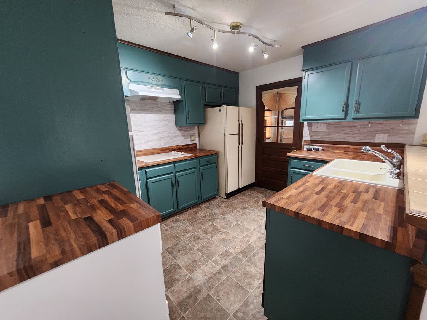 FAYETTEVILLE House: 6871 S STAFF ROAD