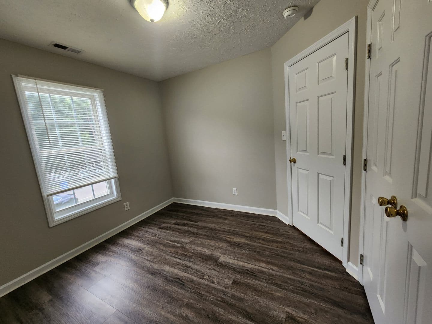 FAYETTEVILLE House: 1825 SWANN STREET