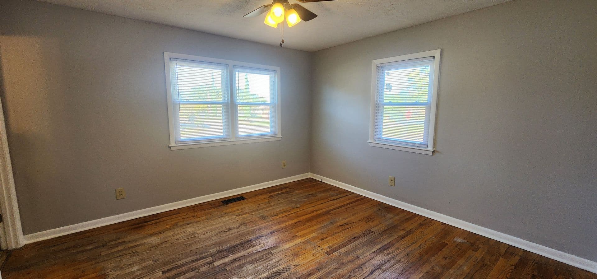 SPRING LAKE House: 701 FREDA COURT