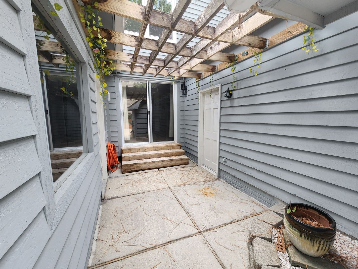 FAYETTEVILLE House: 6871 S STAFF ROAD