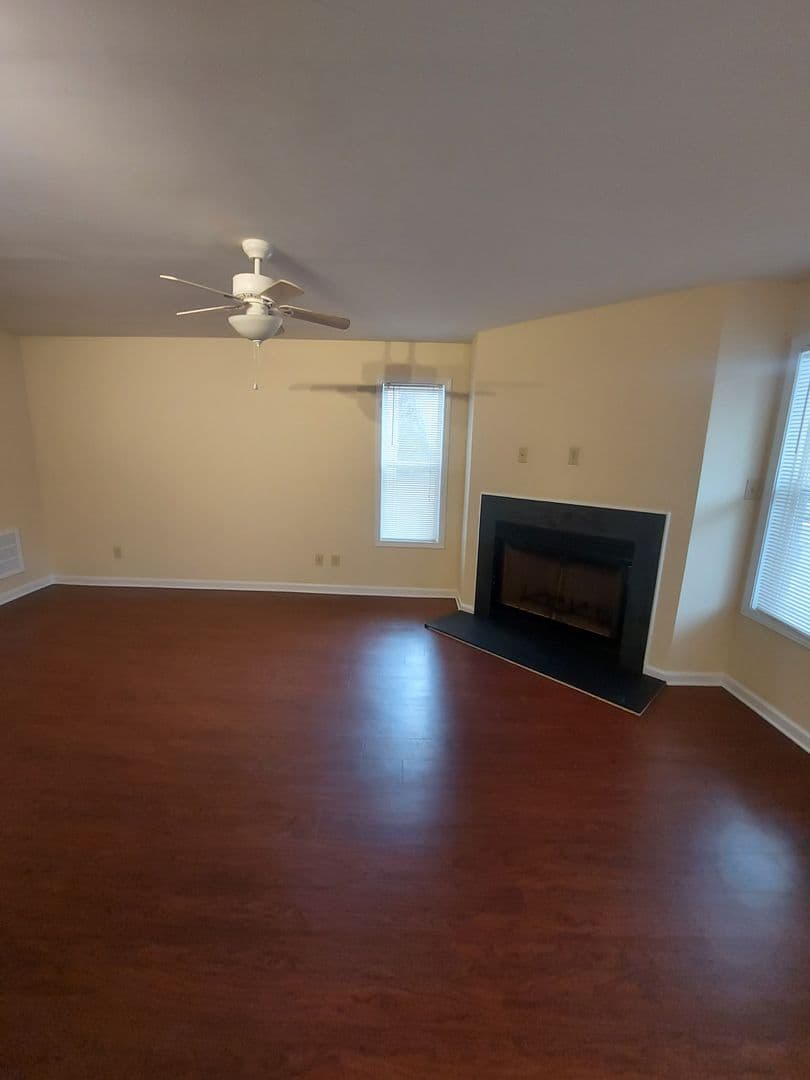 FAYETTEVILLE Condo: 661-6 BARTON'S LANDING