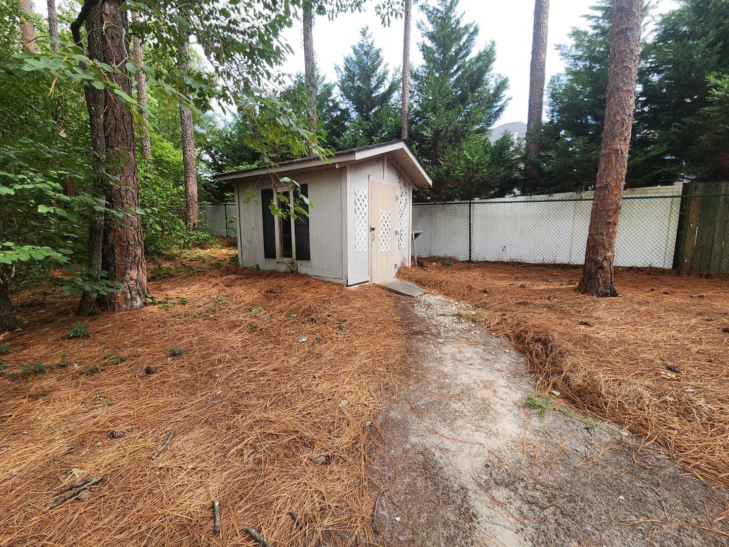 FAYETTEVILLE House: 6871 S STAFF ROAD