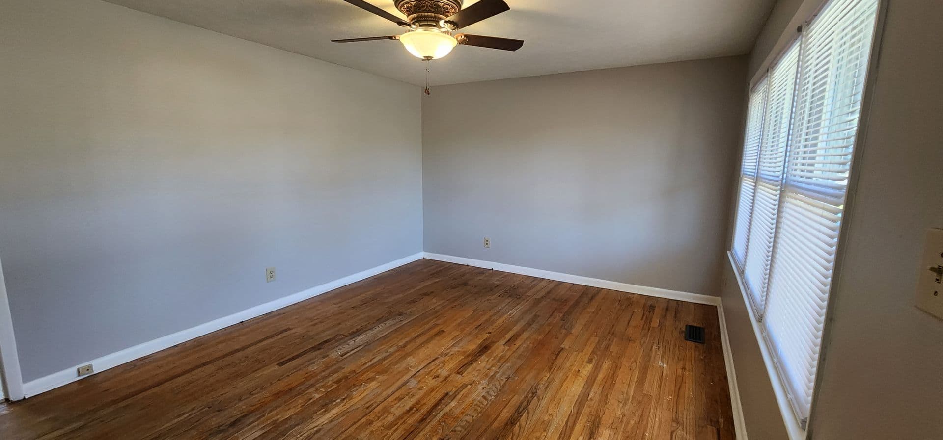 SPRING LAKE House: 701 FREDA COURT