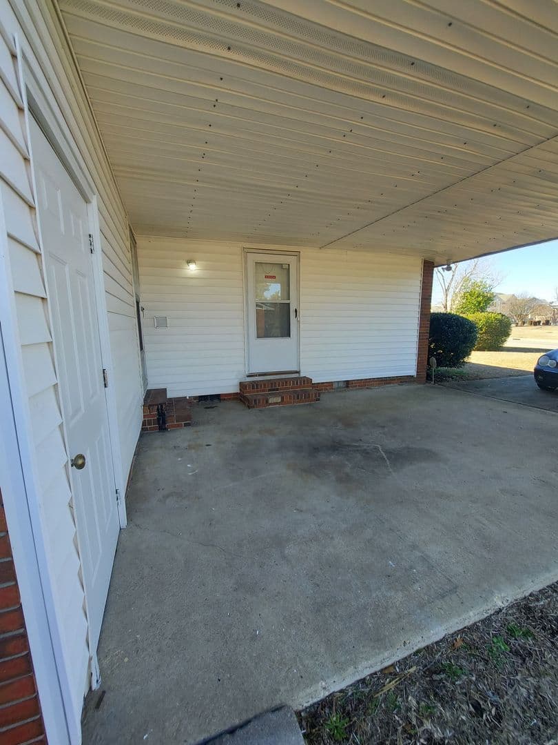 FAYETTEVILLE House: 6417 MORGANTON ROAD