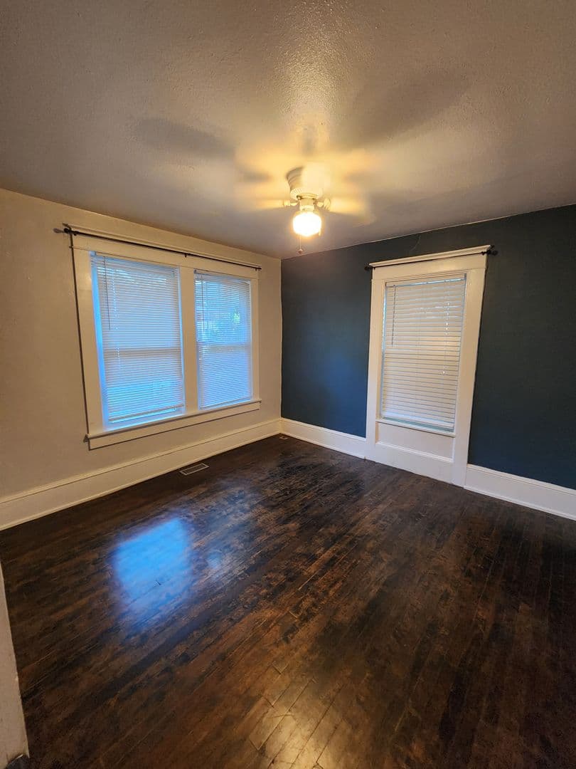FAYETTEVILLE House: 406 PEARL STREET