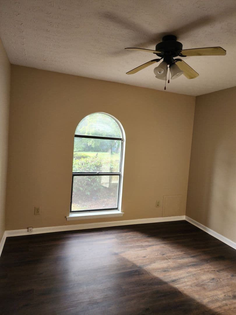 FAYETTEVILLE House: 6873 TIMBERCROFT DR.
