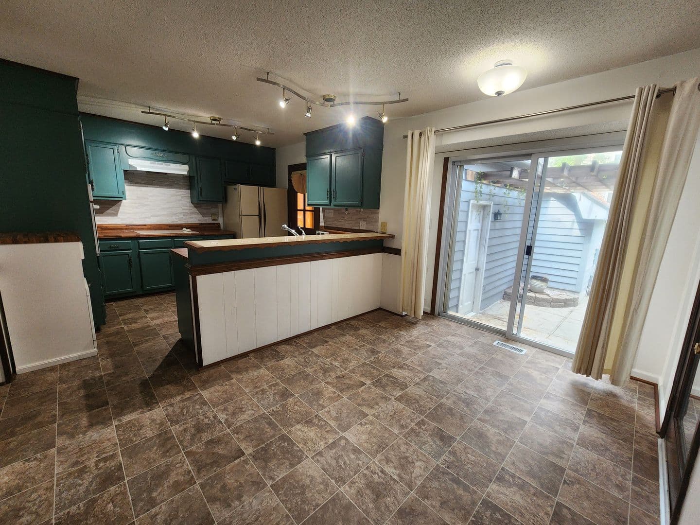 FAYETTEVILLE House: 6871 S STAFF ROAD