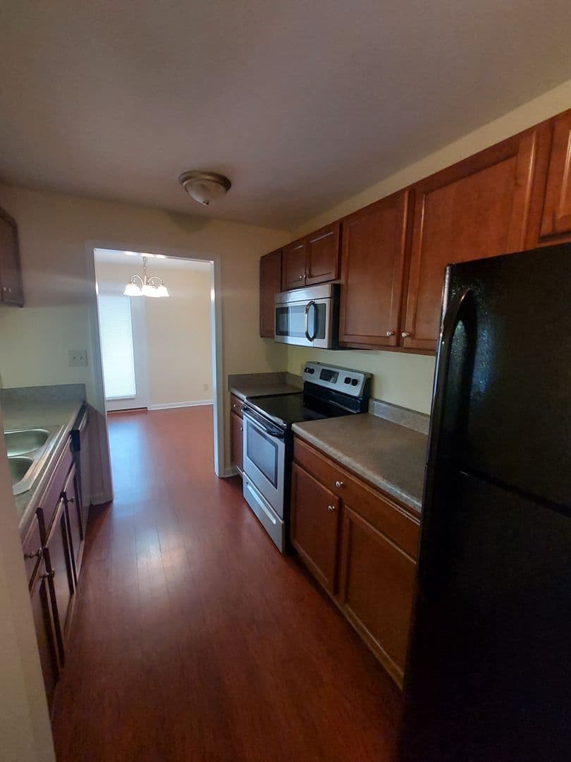 FAYETTEVILLE Condo: 661-6 BARTON'S LANDING