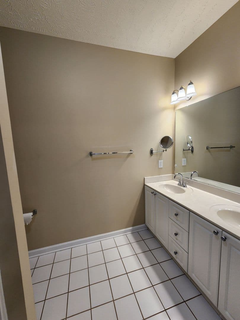FAYETTEVILLE House: 3109 WISTERIA LANE UNIT 201