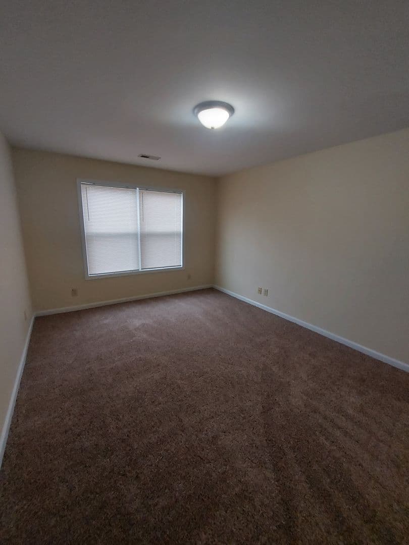 FAYETTEVILLE Condo: 661-6 BARTON'S LANDING