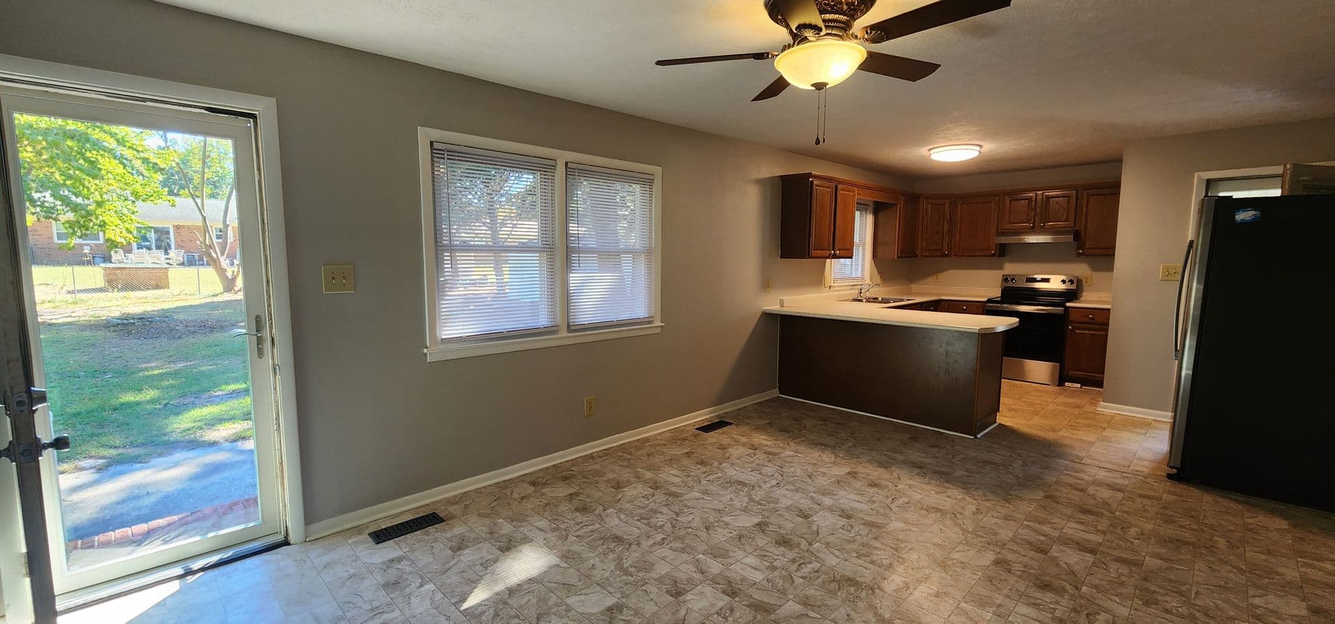 SPRING LAKE House: 701 FREDA COURT