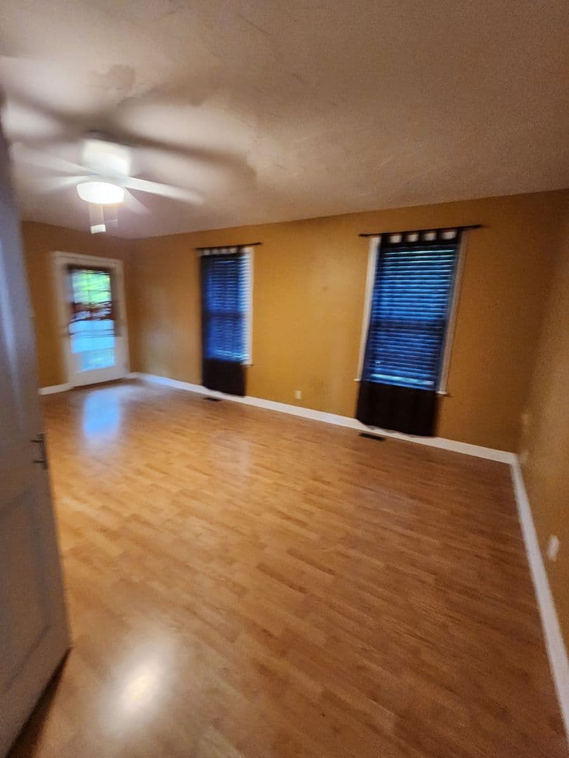 FAYETTEVILLE House: 406 PEARL STREET