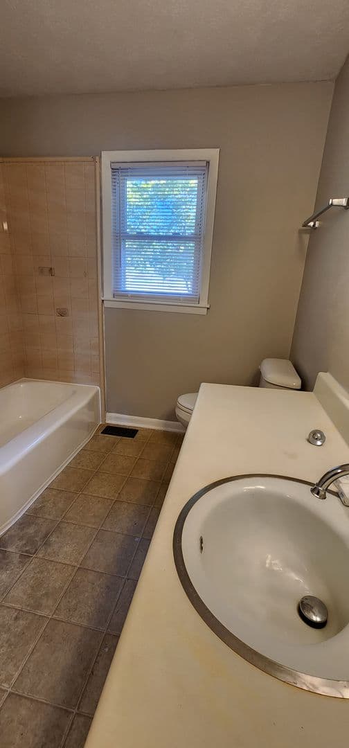 SPRING LAKE House: 701 FREDA COURT