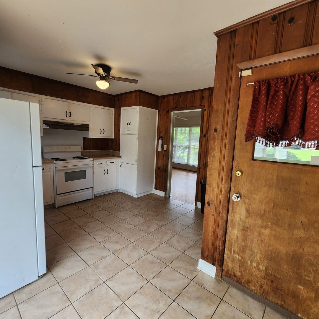 FAYETTEVILLE House: 6417 MORGANTON ROAD