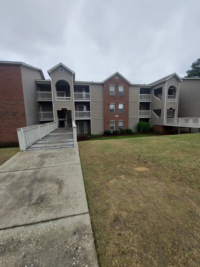 FAYETTEVILLE Condo: 661-6 BARTON'S LANDING