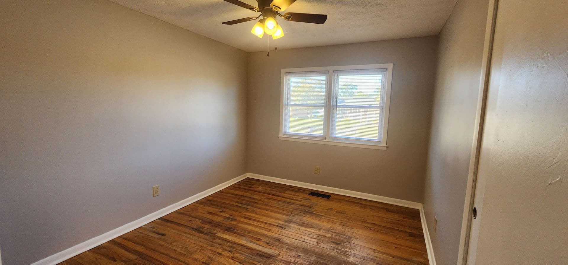 SPRING LAKE House: 701 FREDA COURT