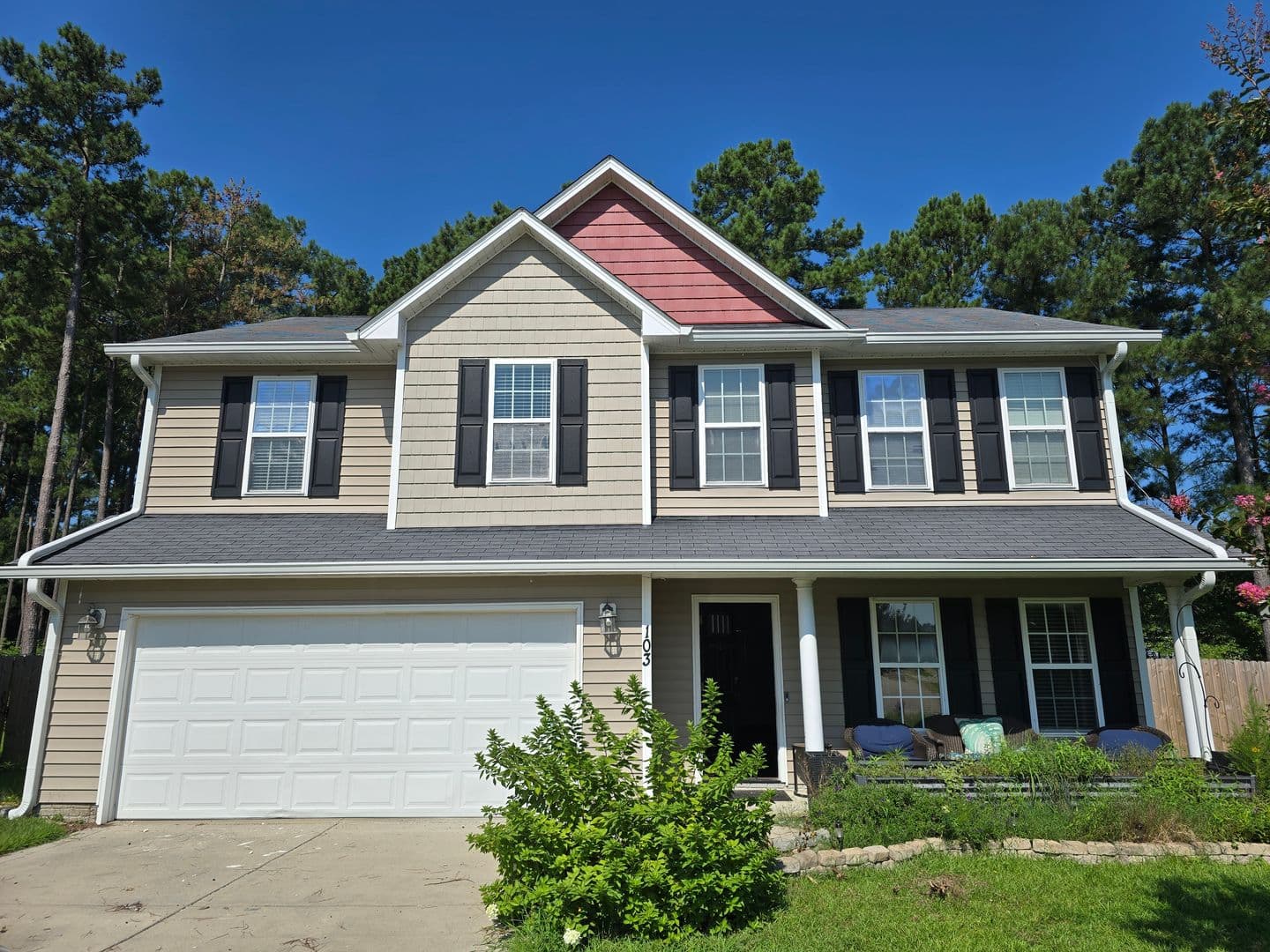 Raeford House: 103 Flag Lane