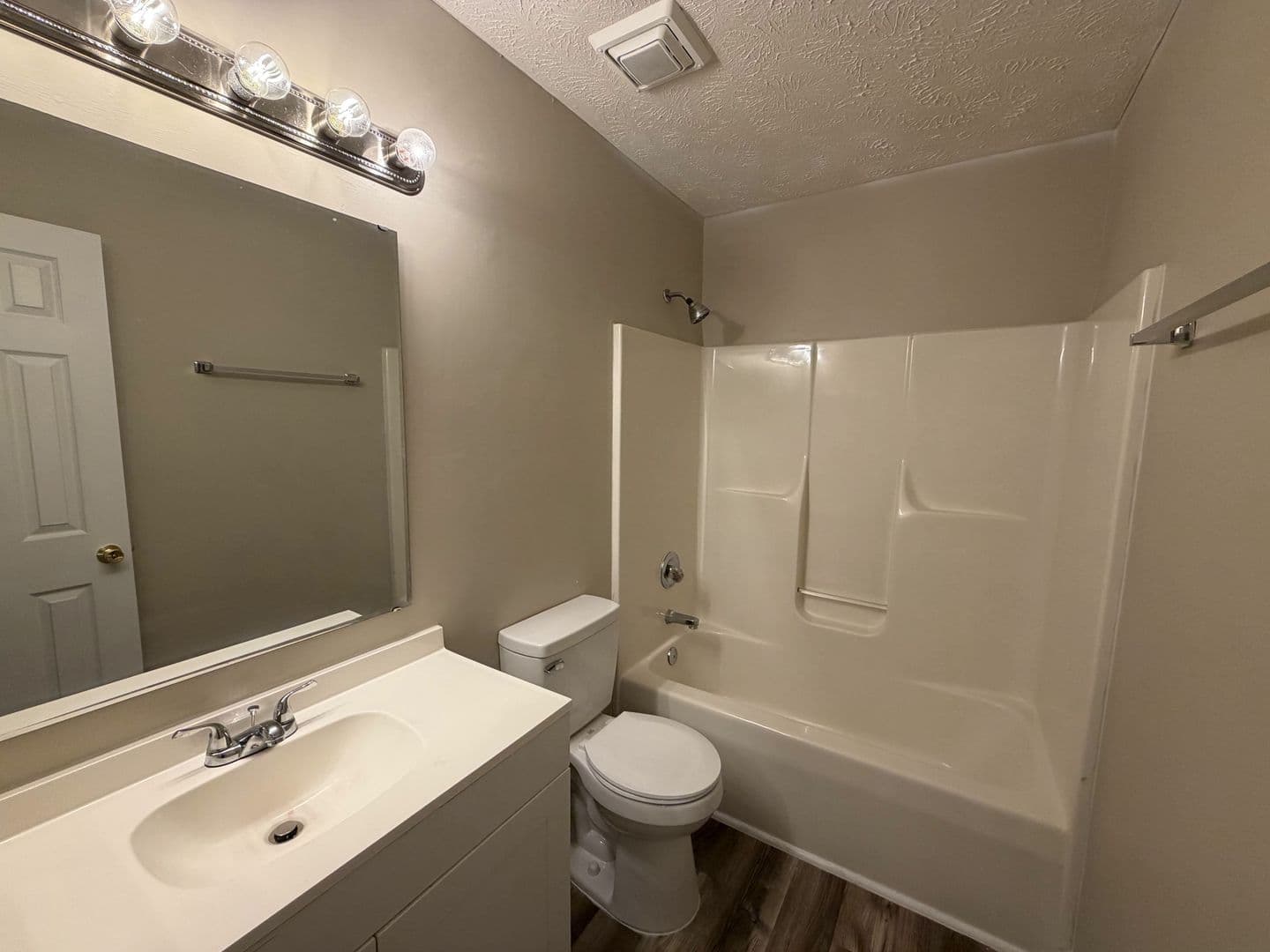 Fayetteville House: 3374-24 Galleria
