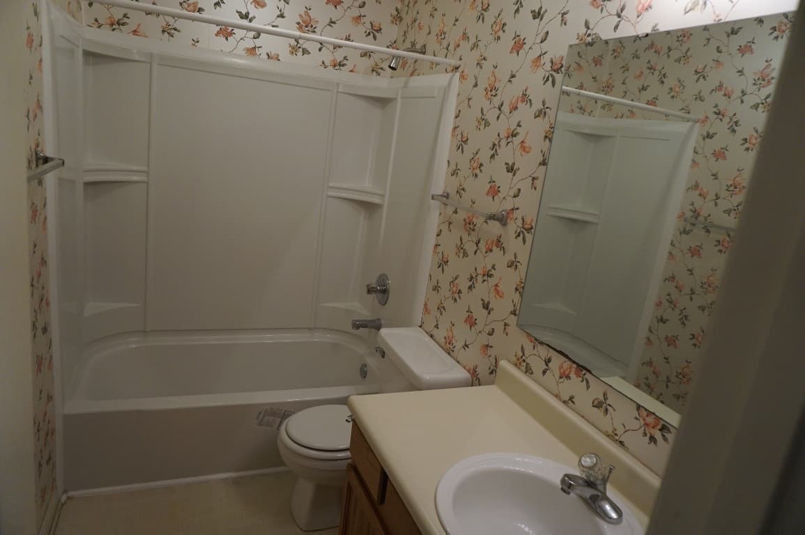 Fayetteville House: 2808 Rosemeade Dr
