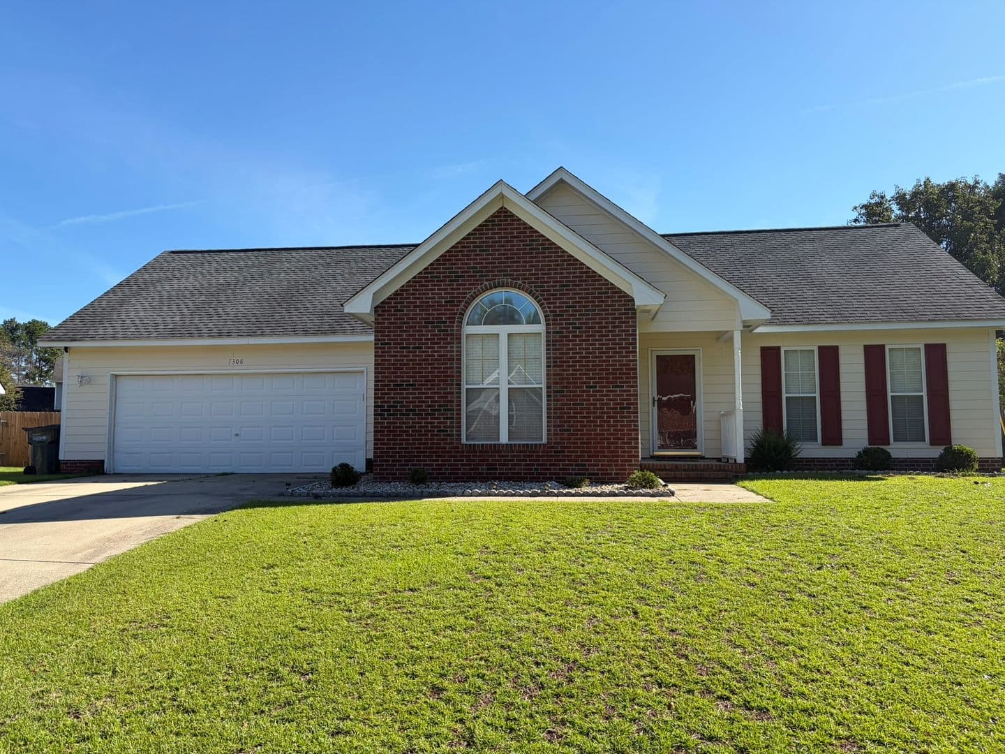 Fayetteville House: 7308 Scenic Drive