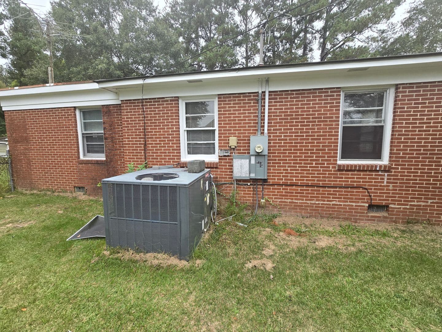 Fayetteville House: 2256 Downing Road