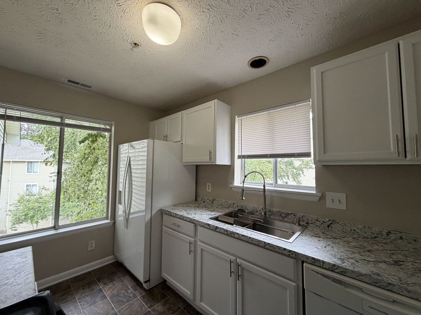 Fayetteville House: 3374-24 Galleria