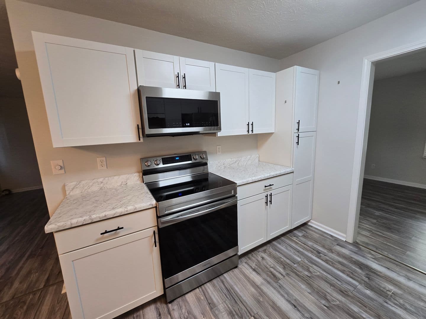 Fayetteville House: 1091 Pleasant Oak Dr