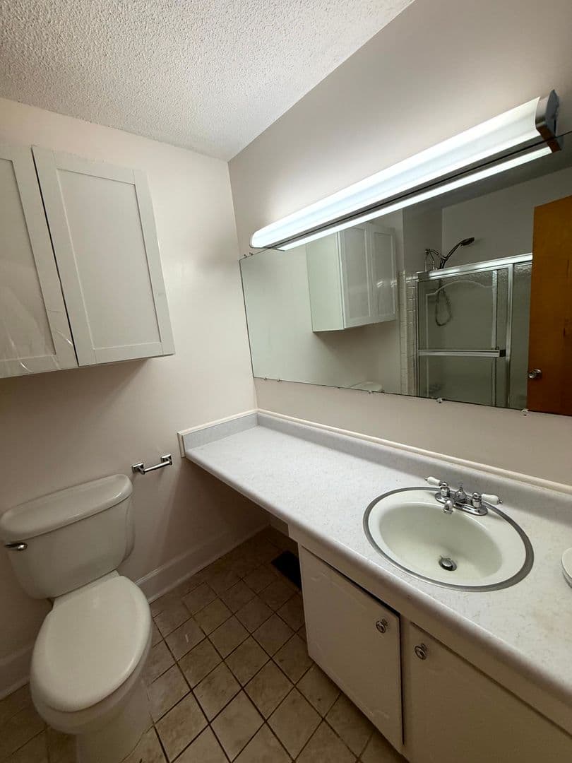 Fayetteville House: 6441 Kincross Avenue