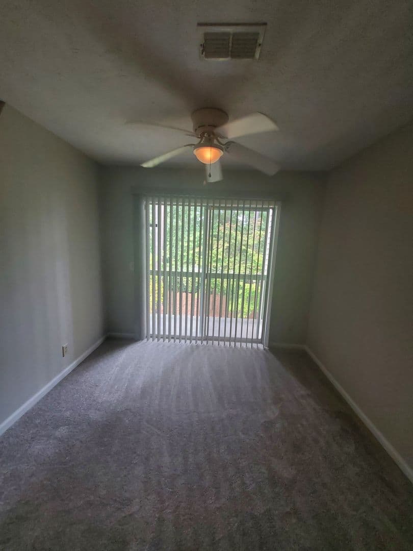 Fayetteville House: 6821-8 Willowbrook Dr.