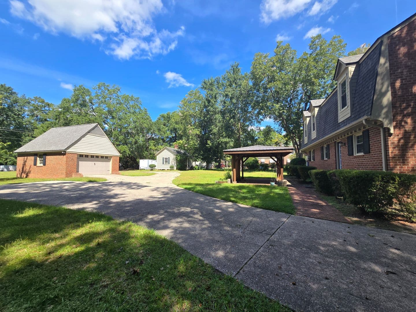 Raeford House: 409 N Fulton Street