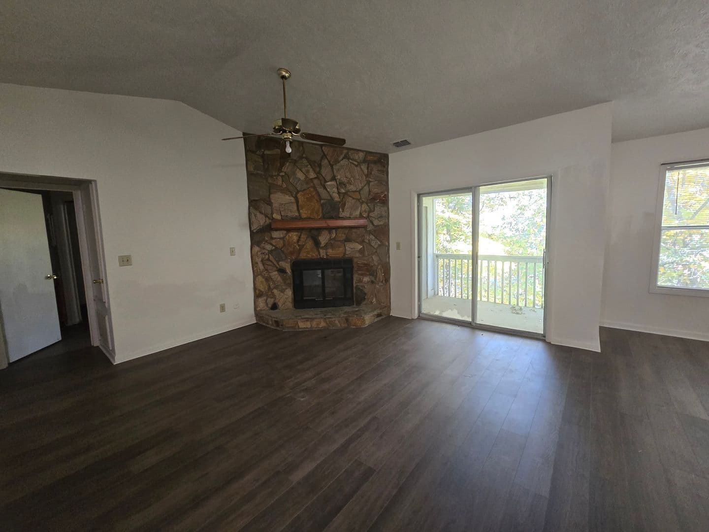 Fayetteville House: 1018-8  Wood Creek Drive