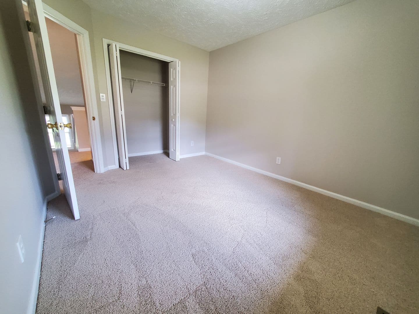 Fayetteville House: 700 Megan Ct