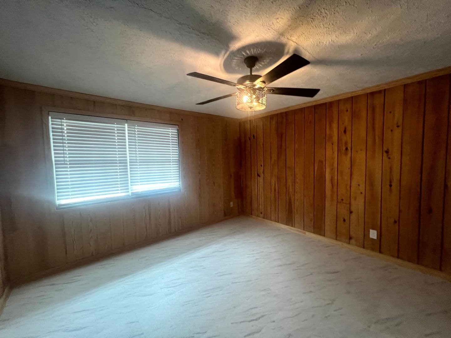 Fayetteville House: 130-B Eastwood Avenue