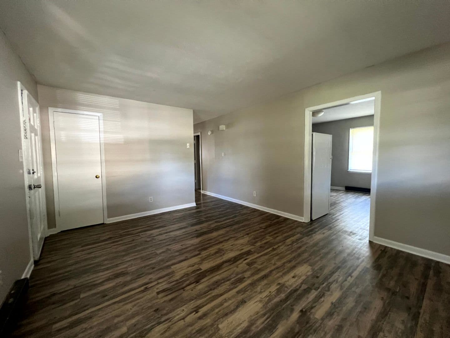 Fayetteville House: 6593 Stillwater Drive