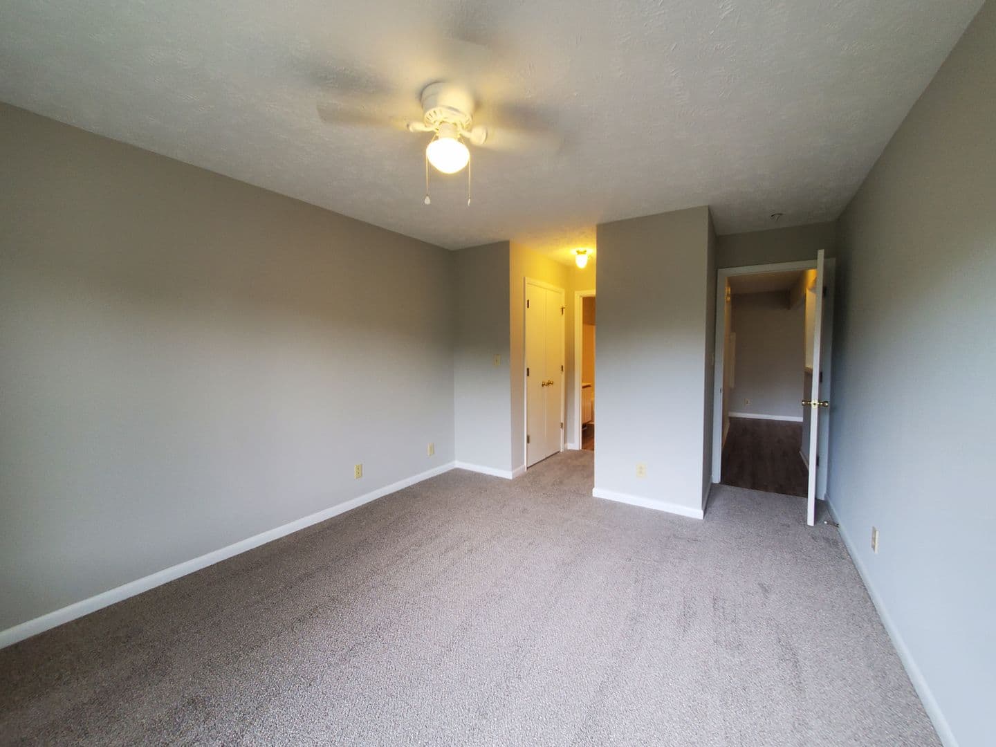 Fayetteville House: 3392-13 Galleria Drive