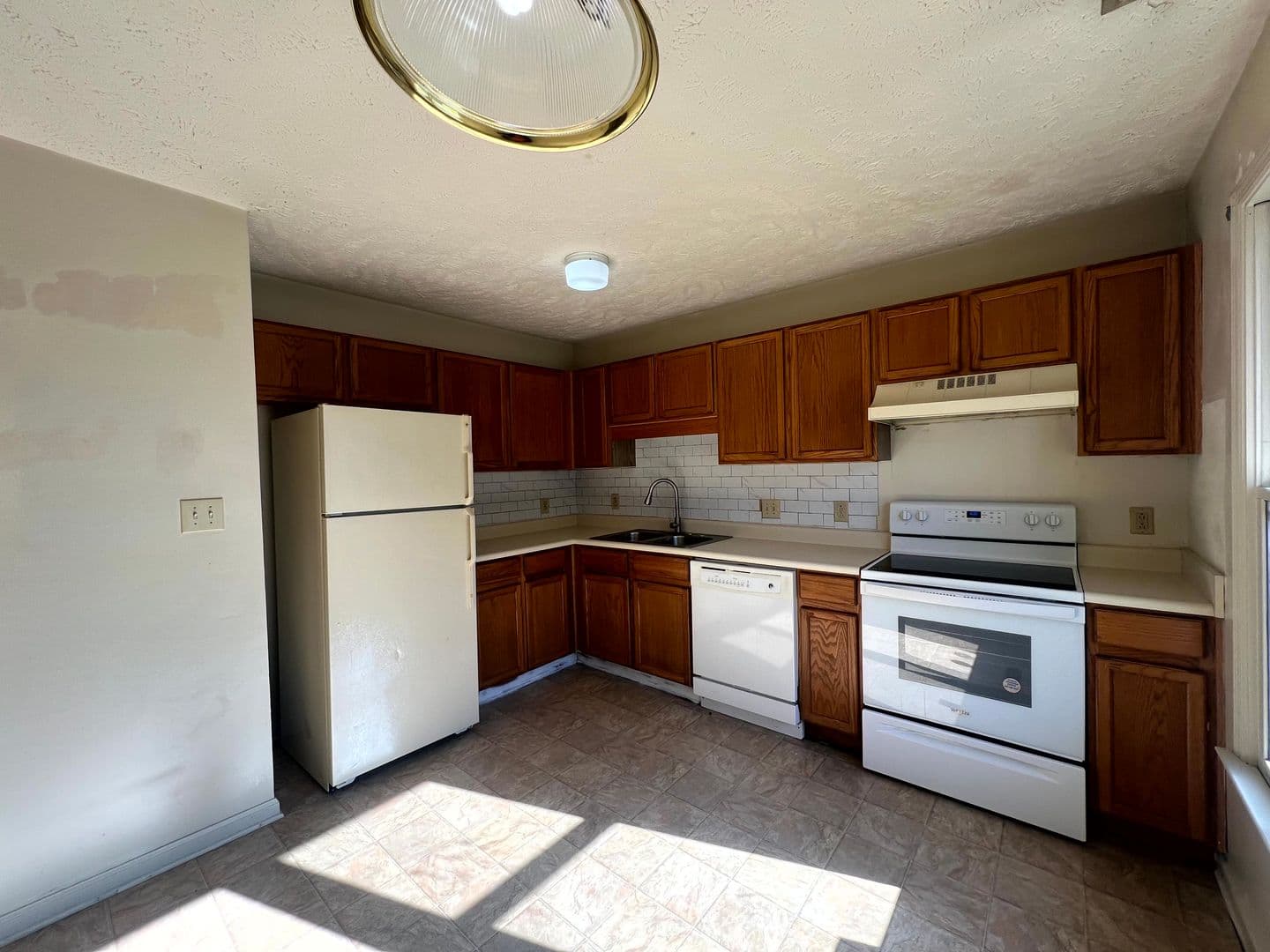 Fayetteville House: 2808 Rosemeade Dr