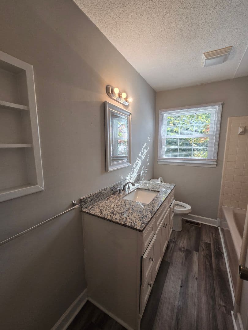 Fayetteville House: 622 Bedford Road