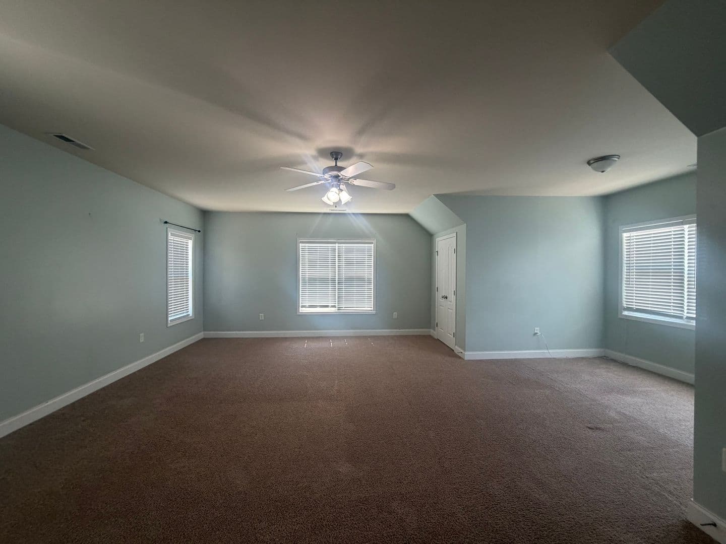 Fayetteville House: 3541 Castlefield Lane