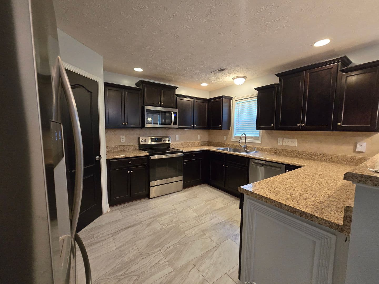 Raeford House: 103 Flag Lane