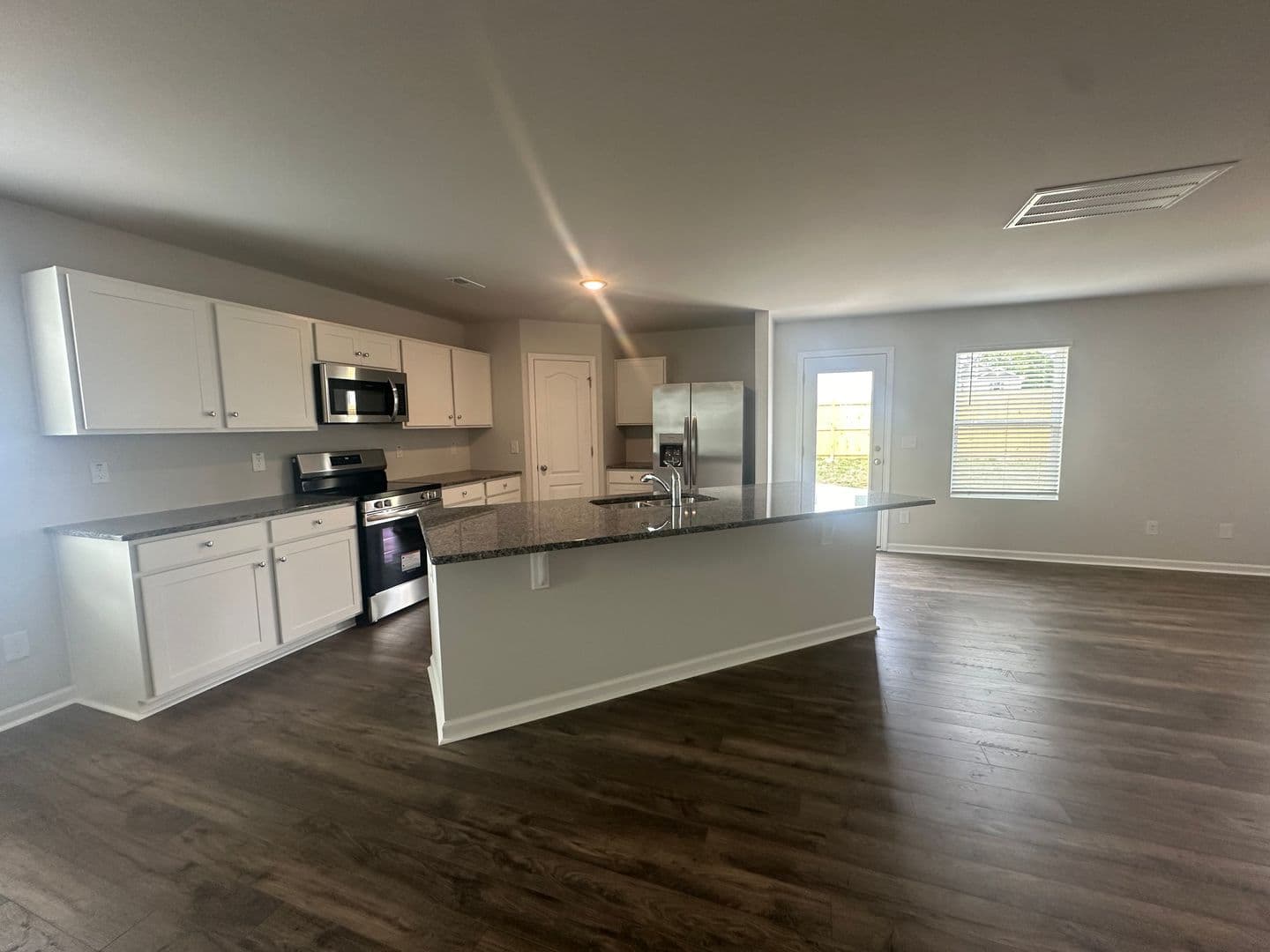 Raeford House: 191 Hornet Dr