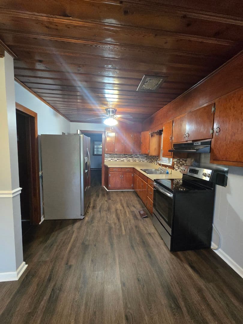 Fayetteville House: 2256 Downing Road