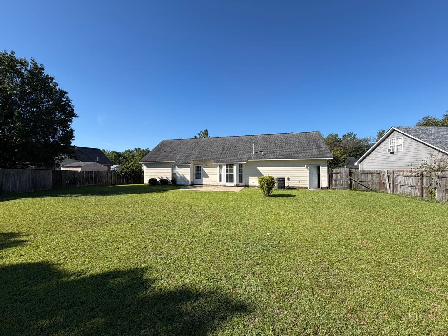 Fayetteville House: 7308 Scenic Drive