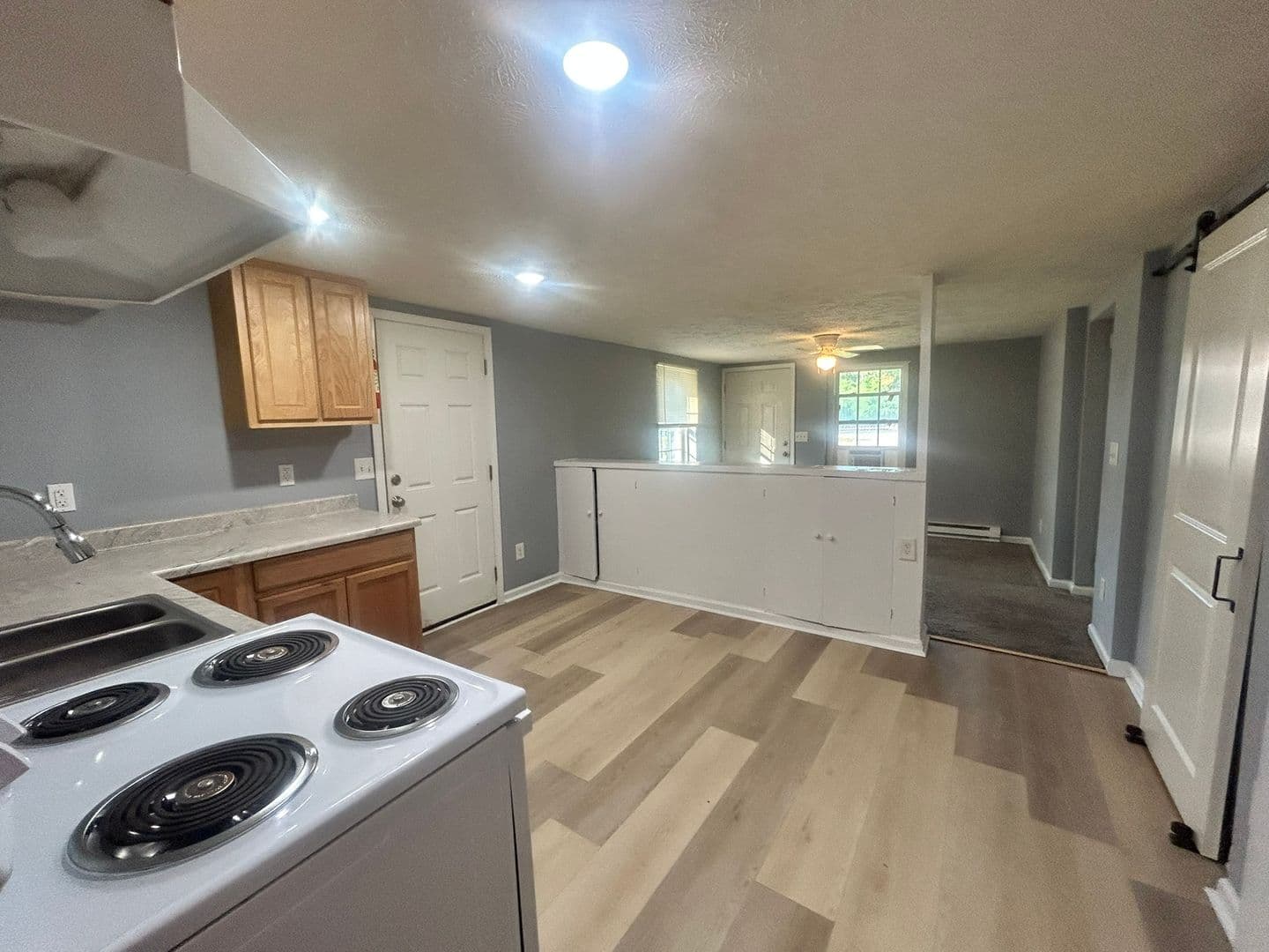Fayetteville House: 2218-D Murchison