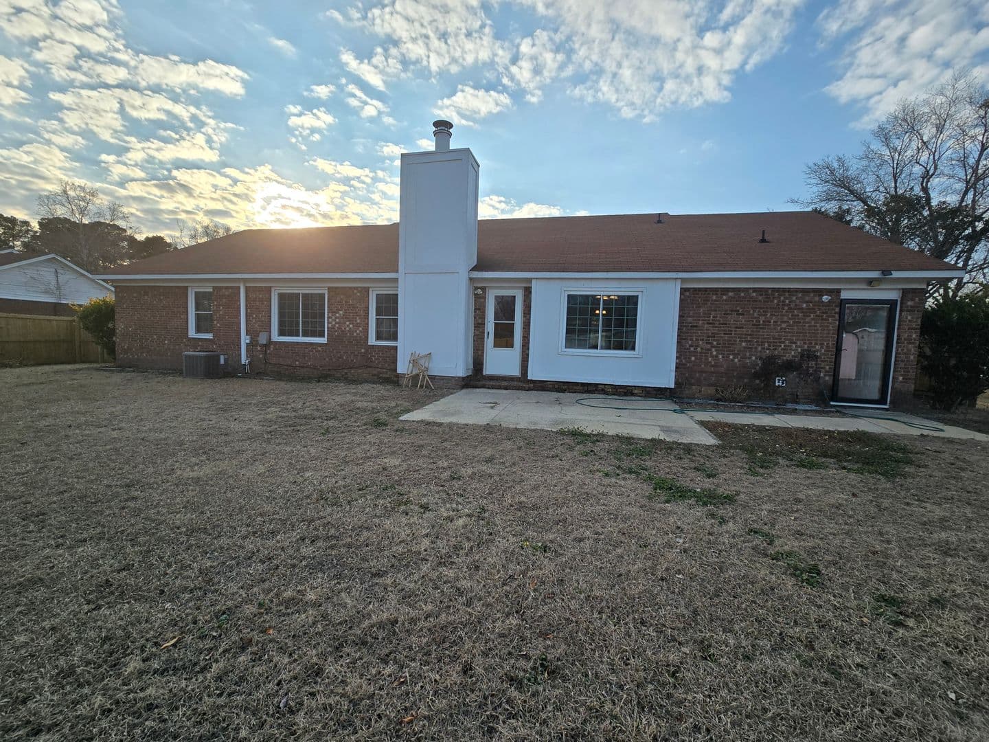 Fayetteville House: 1091 Pleasant Oak Dr