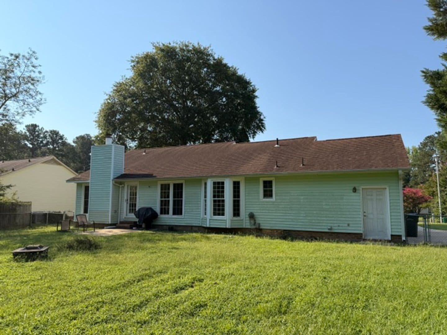 Fayetteville House: 6816 Woodmark Drive